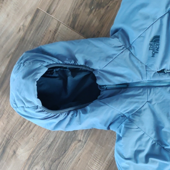 EUC TNF Ventrix Hoodie Jacket - Picture 2 of 9